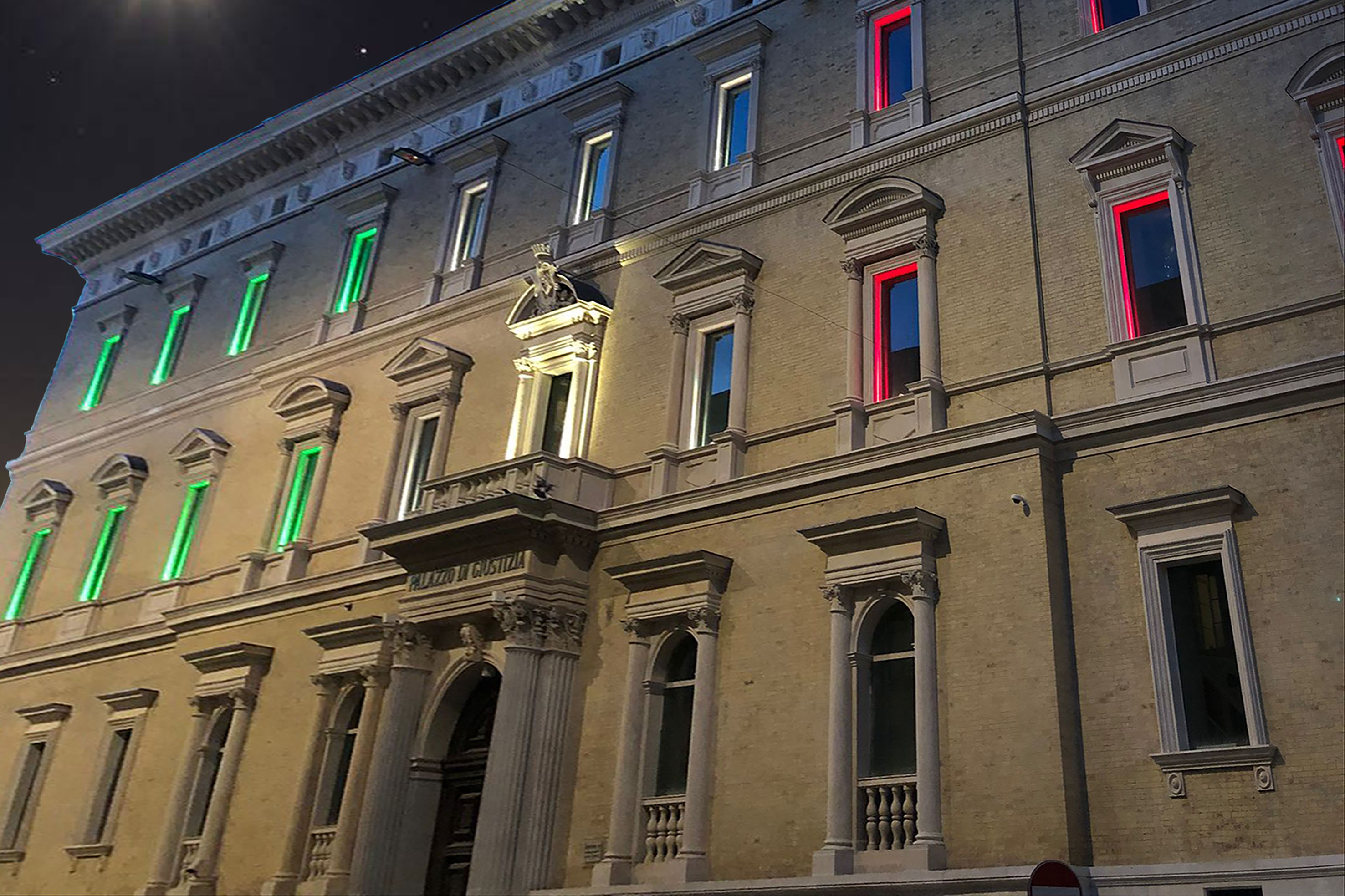 palazzo_giustizia_ancona_1a.jpg